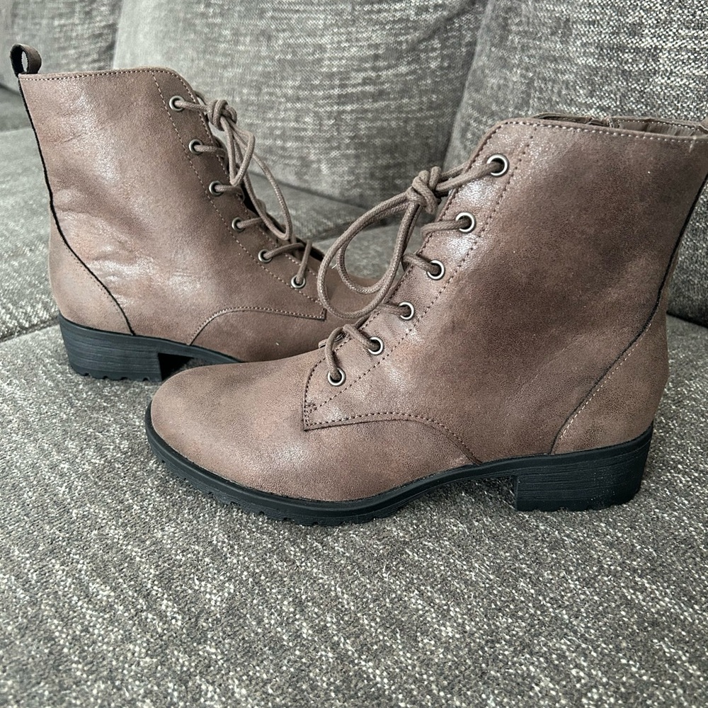 NWT Taupe ankle boots!